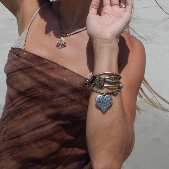 Triangular Brown Shawl with Fringe - Picture 2 of 7